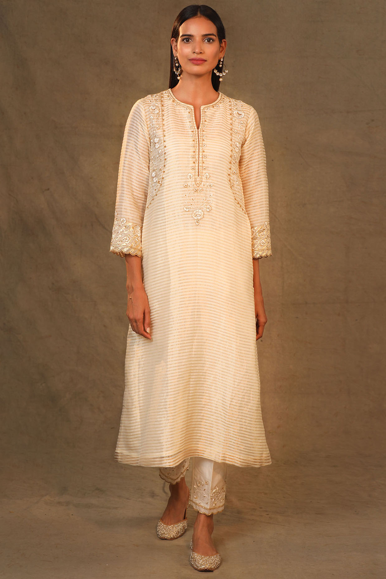 Ivory Embroidered Kurta by Anantaa By Roohi Trehan