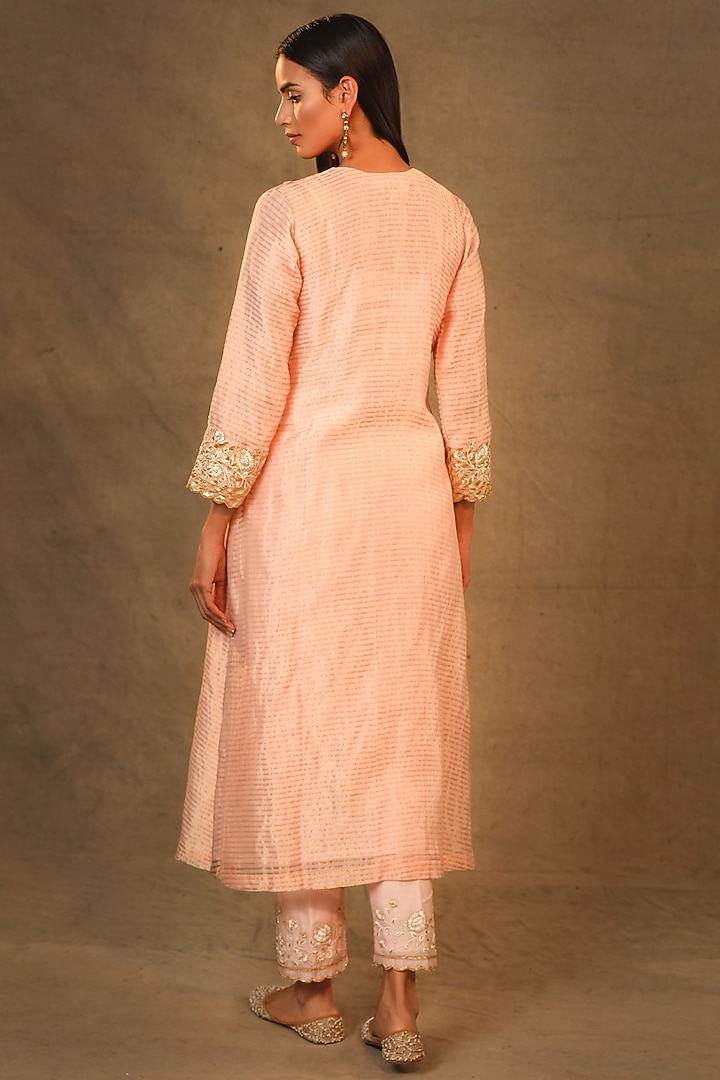 Pink Tissue Embroidered Kurta by Anantaa By Roohi Trehan at Pernia's Pop Up Shop
