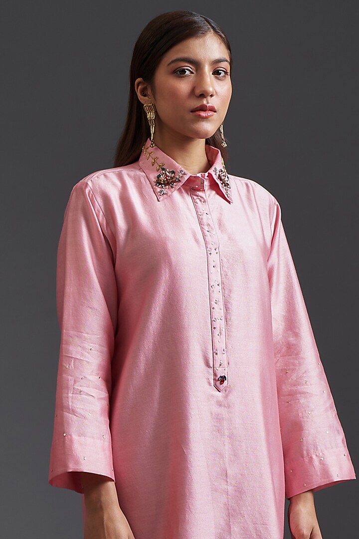 Pink Silk Chanderi Embroidered Tunic Set by Anantaa By Roohi Trehan at Pernia's Pop Up Shop