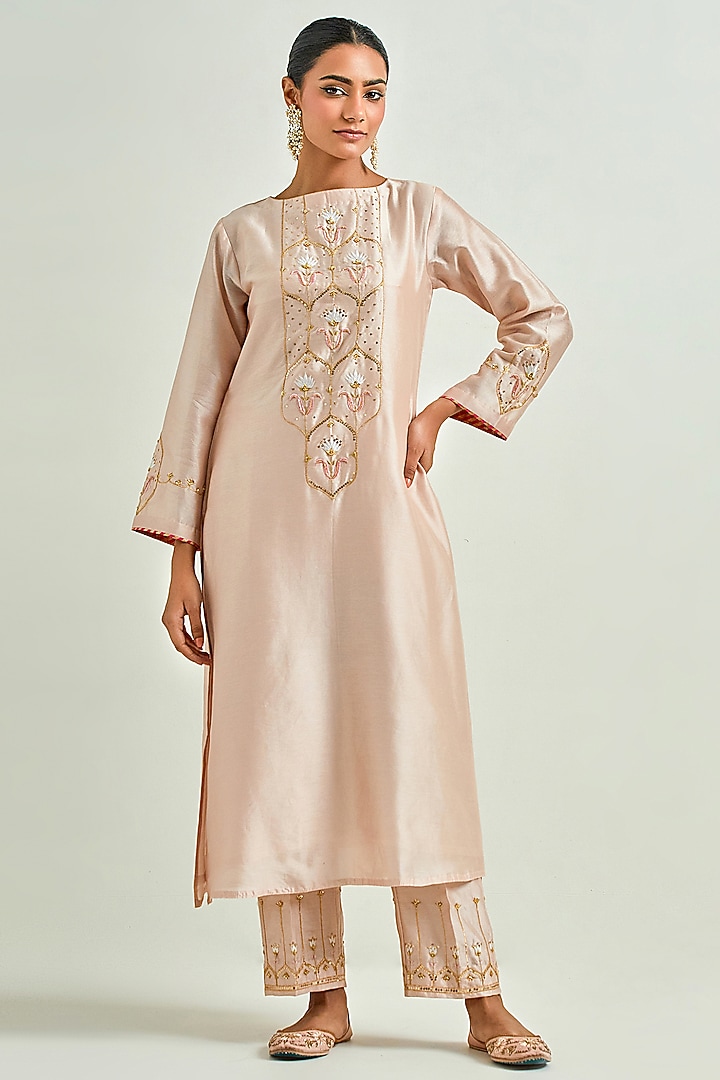 Old Rose Silk Chanderi Embroidered Kurta Set by Anantaa By Roohi Trehan at Pernia's Pop Up Shop