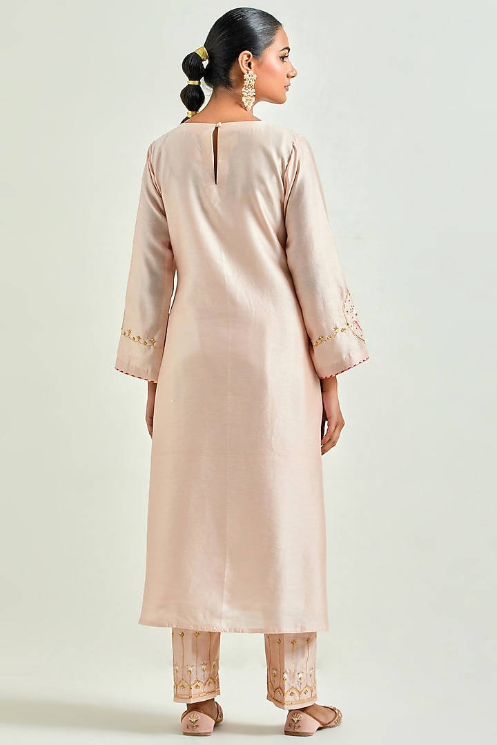 Old Rose Silk Chanderi Embroidered Kurta Set by Anantaa By Roohi Trehan at Pernia's Pop Up Shop