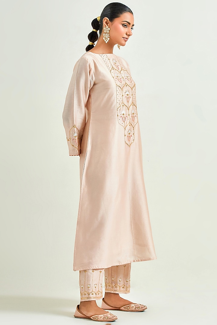 Old Rose Silk Chanderi Embroidered Kurta Set by Anantaa By Roohi Trehan at Pernia's Pop Up Shop