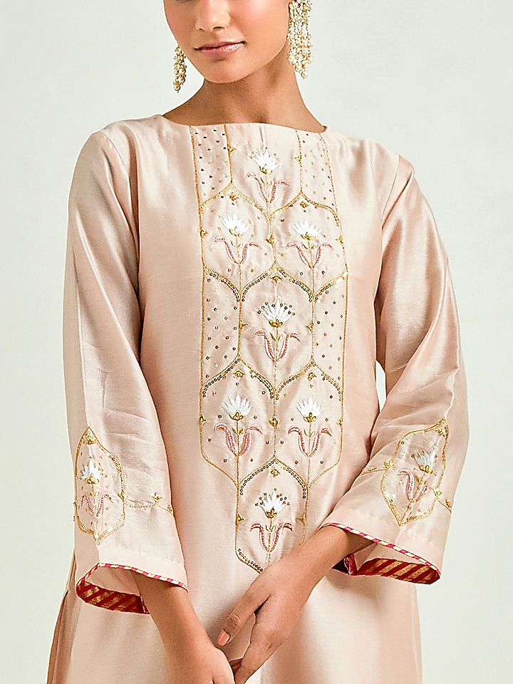 Old Rose Silk Chanderi Embroidered Kurta Set by Anantaa By Roohi Trehan at Pernia's Pop Up Shop