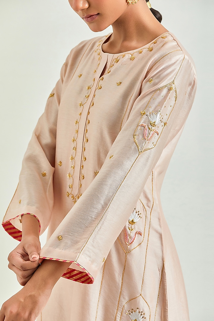 Old Rose Silk Chanderi Embroidered Kurta Set by Anantaa By Roohi Trehan at Pernia's Pop Up Shop