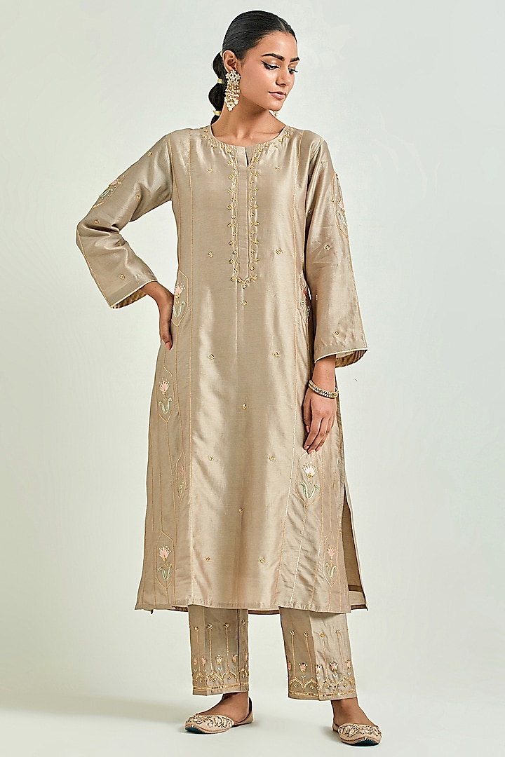 Brown Silk Chanderi Embroidered Kurta Set by Anantaa By Roohi Trehan at Pernia's Pop Up Shop