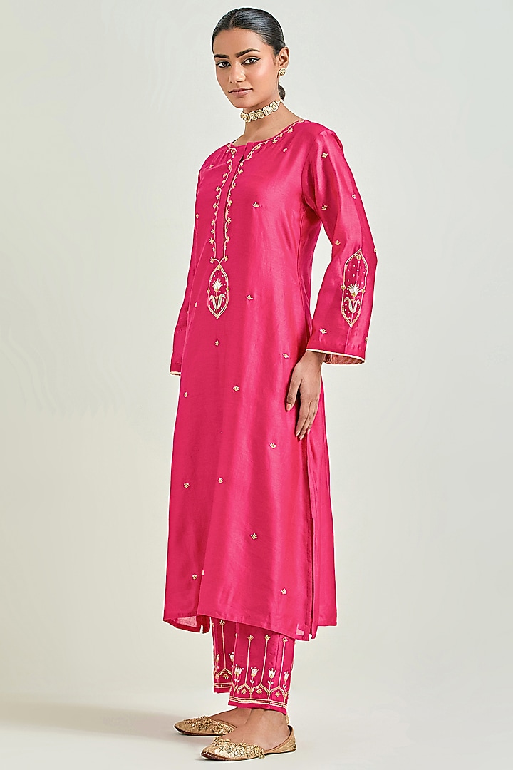 Fuchsia Silk Chanderi Embroidered Kurta Set by Anantaa By Roohi Trehan at Pernia's Pop Up Shop