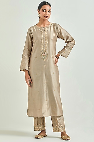 Brown Silk Chanderi Embroidered Kurta Set by Anantaa By Roohi Trehan