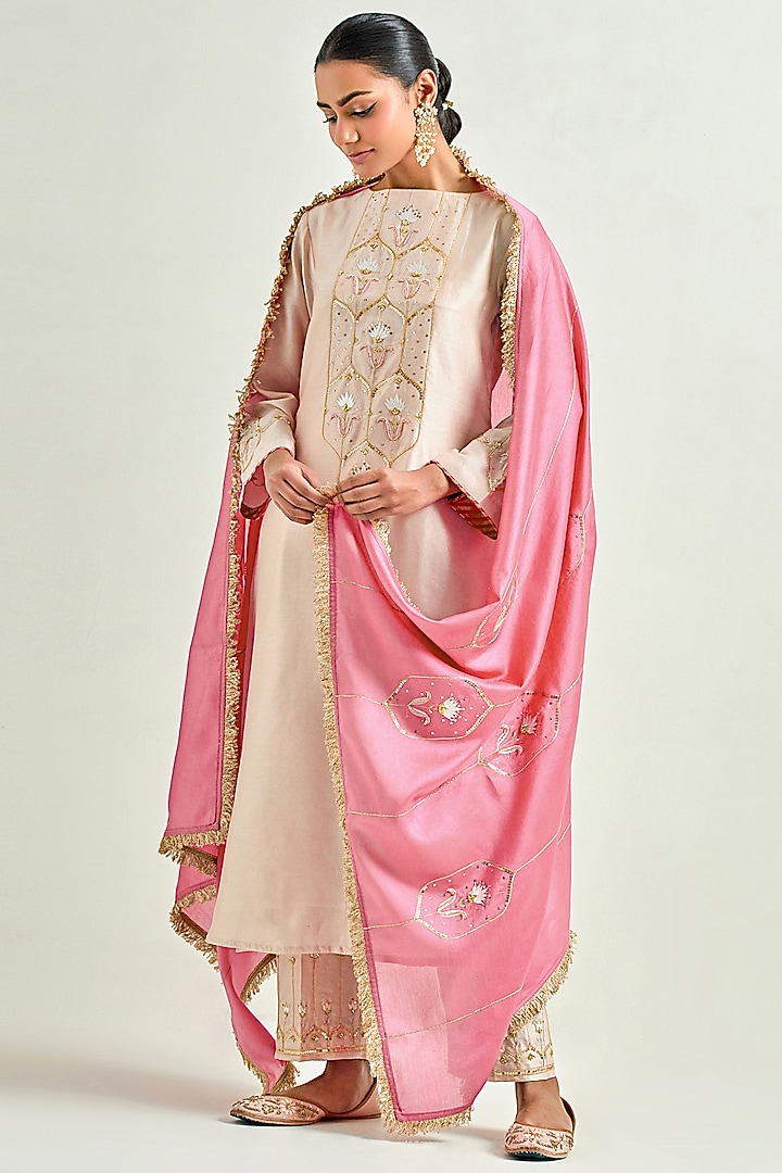 Old Rose Silk Chanderi Embroidered Kurta Set by Anantaa By Roohi Trehan at Pernia's Pop Up Shop
