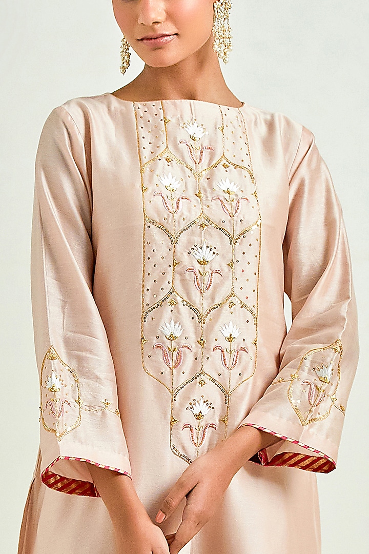 Old Rose Silk Chanderi Embroidered Kurta Set by Anantaa By Roohi Trehan at Pernia's Pop Up Shop