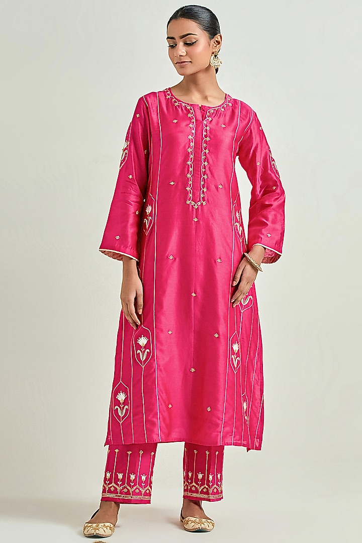 Fuchsia Silk Chanderi Embroidered Kurta Set by Anantaa By Roohi Trehan at Pernia's Pop Up Shop