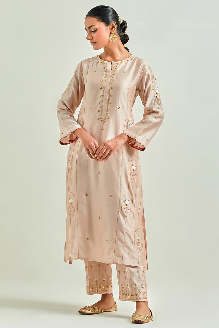 Old Rose Silk Chanderi Embroidered Kurta Set by Anantaa By Roohi Trehan at Pernia's Pop Up Shop