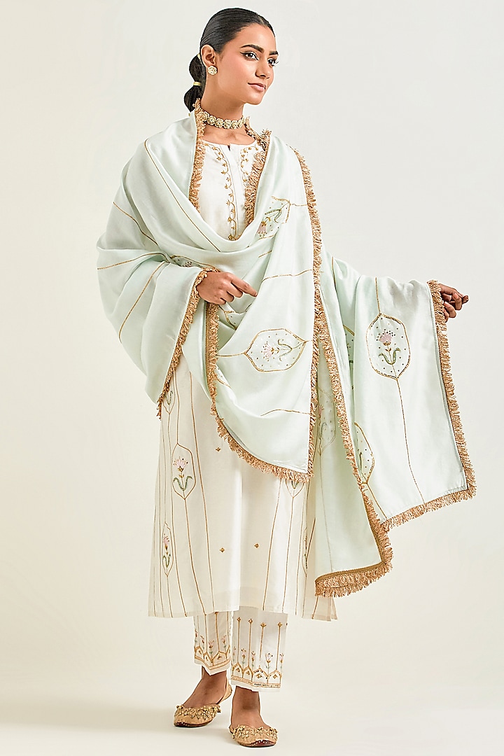 Off-White Silk Chanderi Embroidered Kurta Set by Anantaa By Roohi Trehan at Pernia's Pop Up Shop