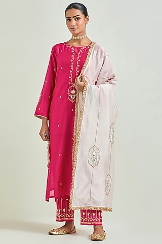 Fuchsia Silk Chanderi Embroidered Kurta Set by Anantaa By Roohi Trehan