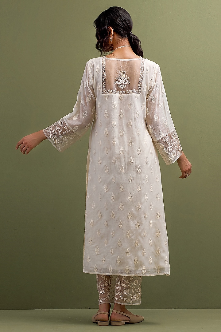 Ivory Mul Chanderi Thread Embroidered Kurta Set by Anantaa By Roohi Trehan at Pernia's Pop Up Shop