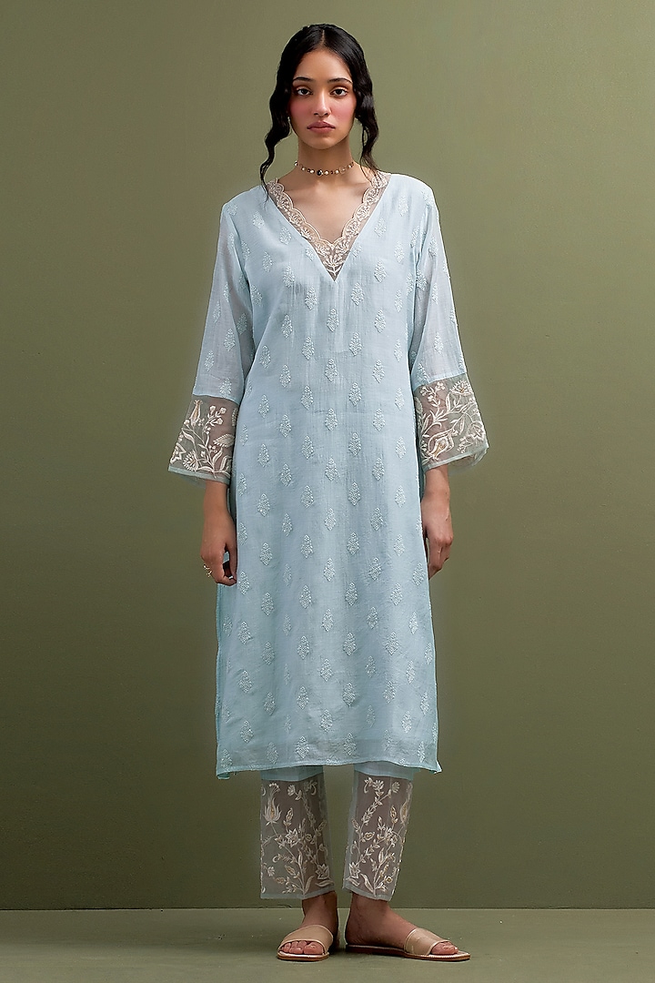 Blue Mul Chanderi Thread Embroidered Kurta Set by Anantaa By Roohi Trehan at Pernia's Pop Up Shop