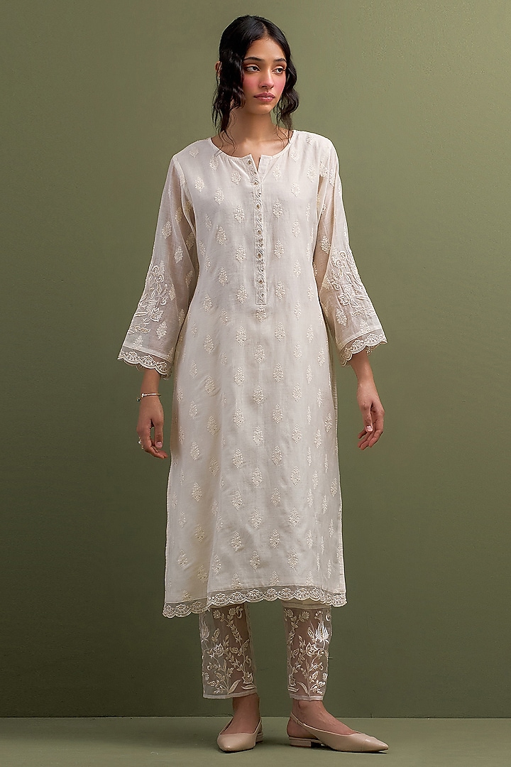 Ivory Mul Chanderi Thread Embroidered Kurta Set by Anantaa By Roohi Trehan at Pernia's Pop Up Shop