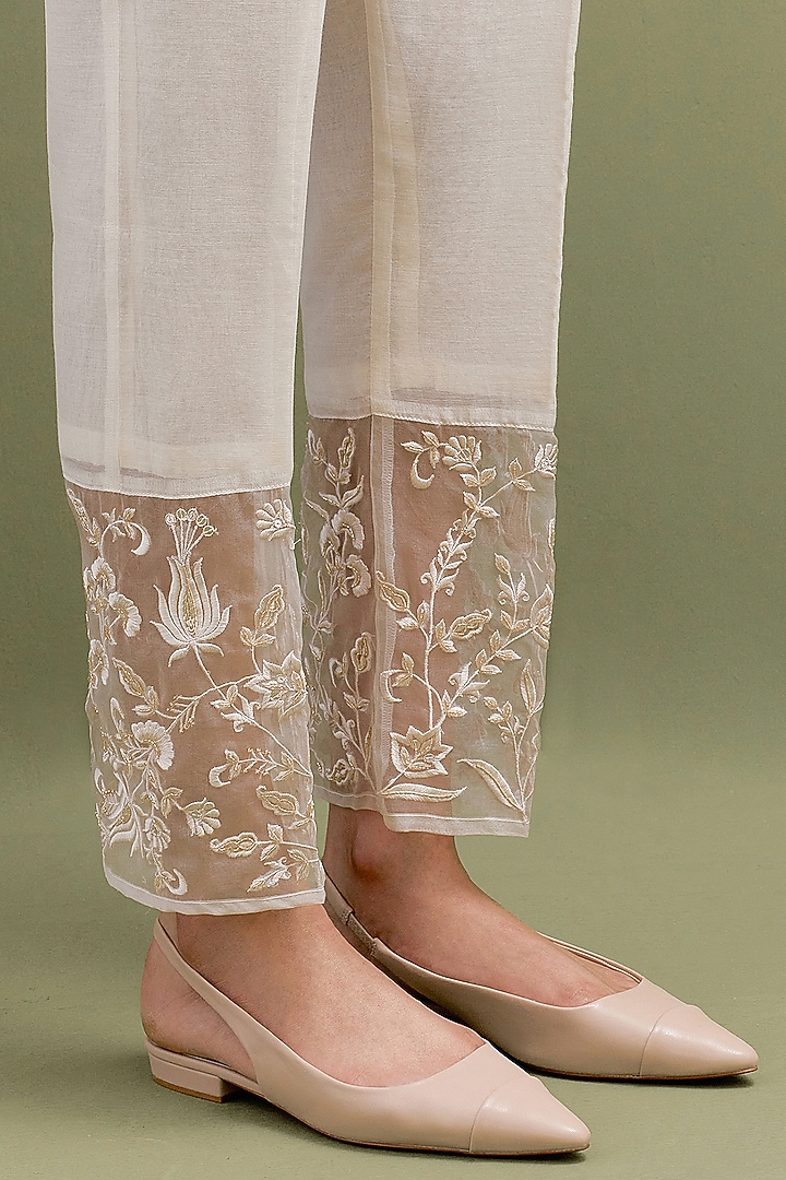 Ivory Mul Chanderi Thread Embroidered Kurta Set by Anantaa By Roohi Trehan at Pernia's Pop Up Shop