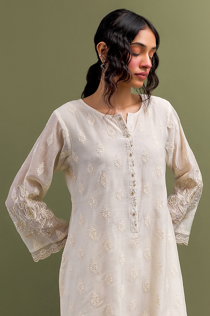 Ivory Mul Chanderi Thread Embroidered Kurta Set by Anantaa By Roohi Trehan at Pernia's Pop Up Shop