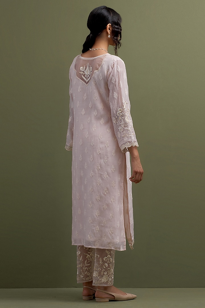 Pink Mul Chanderi Thread Embroidered Kurta Set by Anantaa By Roohi Trehan at Pernia's Pop Up Shop