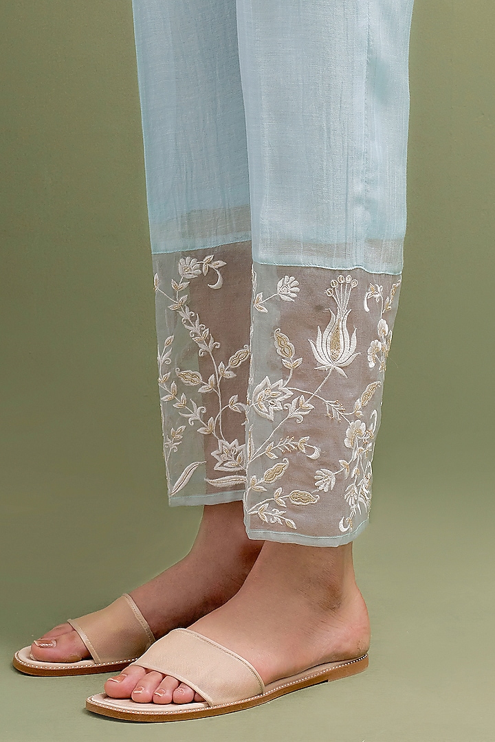 Blue Mul Chanderi Thread Embroidered Kurta Set by Anantaa By Roohi Trehan at Pernia's Pop Up Shop