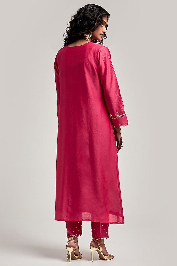 Fuchsia Silk Chanderi Floral & Cutdana Embroidered Kurta Set by Anantaa By Roohi Trehan at Pernia's Pop Up Shop