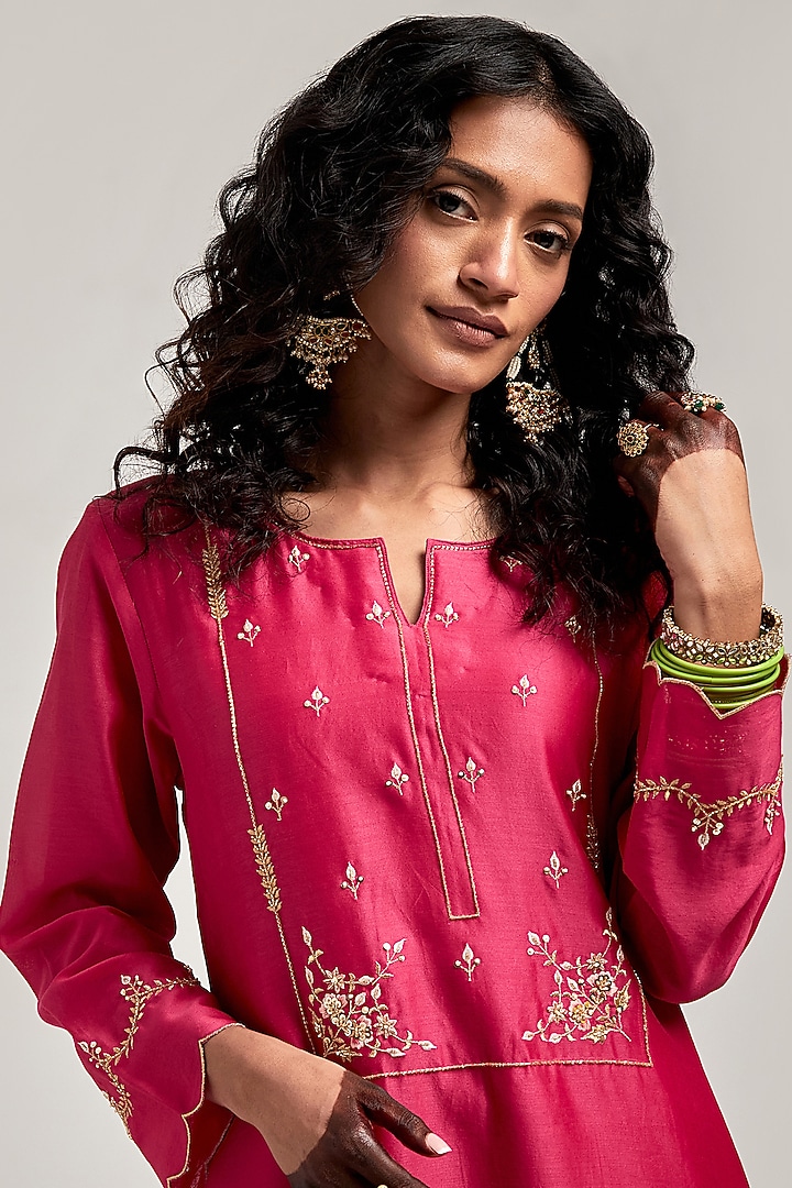 Fuchsia Silk Chanderi Floral & Cutdana Embroidered Kurta Set by Anantaa By Roohi Trehan at Pernia's Pop Up Shop