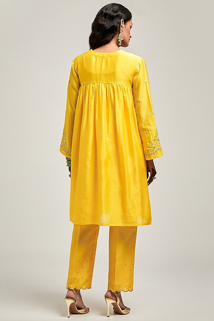 Yellow Silk Chanderi Resham & Sequin Embroidered Short Kurta Set by Anantaa By Roohi Trehan at Pernia's Pop Up Shop