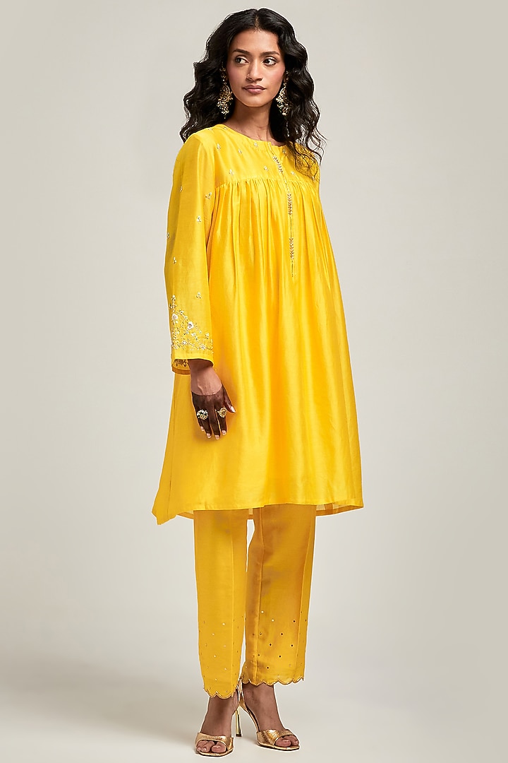 Yellow Silk Chanderi Resham & Sequin Embroidered Short Kurta Set by Anantaa By Roohi Trehan at Pernia's Pop Up Shop