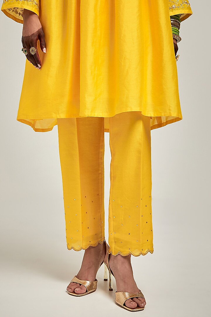 Yellow Silk Chanderi Resham & Sequin Embroidered Short Kurta Set by Anantaa By Roohi Trehan at Pernia's Pop Up Shop