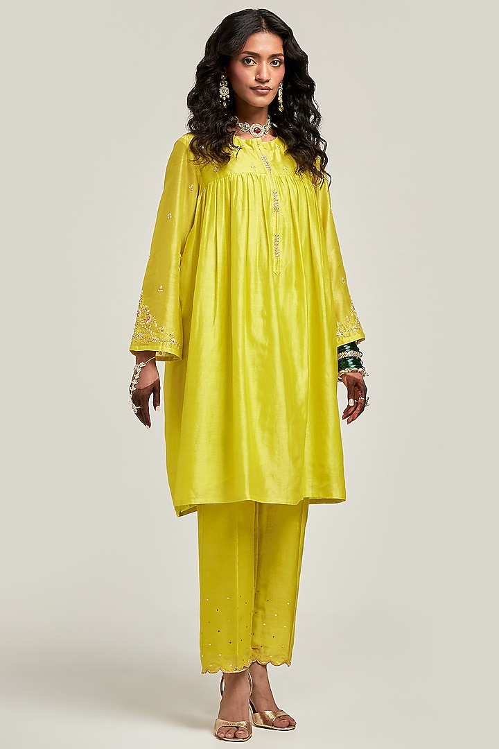 Lime Silk Chanderi Resham & Sequin Embroidered Short Kurta Set by Anantaa By Roohi Trehan at Pernia's Pop Up Shop