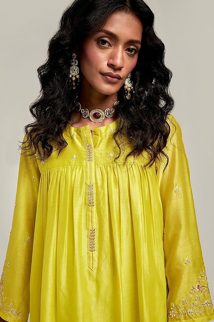 Lime Silk Chanderi Resham & Sequin Embroidered Short Kurta Set by Anantaa By Roohi Trehan at Pernia's Pop Up Shop