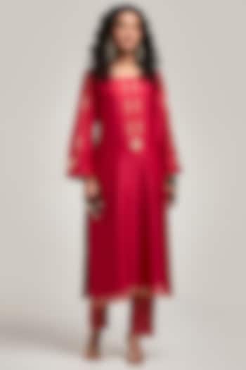 Red Silk Chanderi Sequin & Cutdana Embroidered Kurta Set by Anantaa By Roohi Trehan at Pernia's Pop Up Shop
