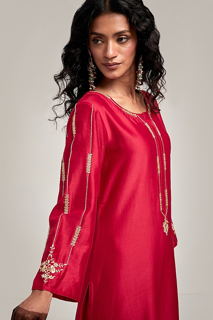 Red Silk Chanderi Sequin & Cutdana Embroidered Kurta Set by Anantaa By Roohi Trehan at Pernia's Pop Up Shop