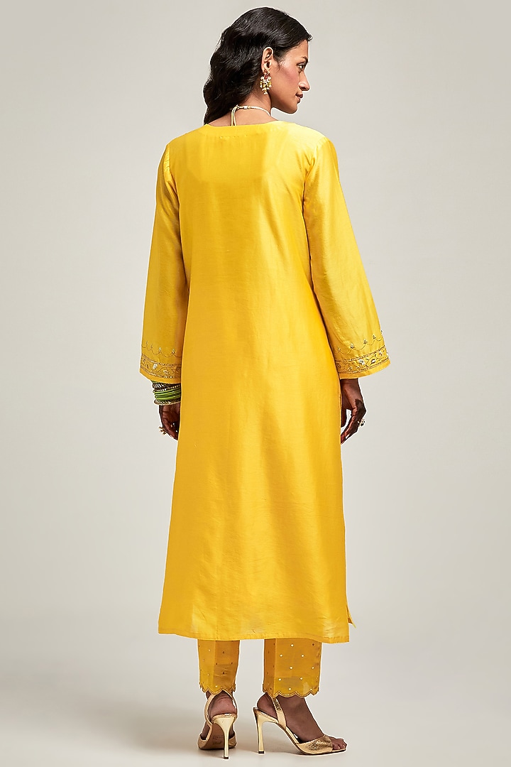 Yellow Silk Chanderi Zari & Resham Embroidered Kurta Set by Anantaa By Roohi Trehan at Pernia's Pop Up Shop