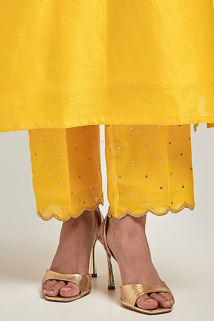 Yellow Silk Chanderi Zari & Resham Embroidered Kurta Set by Anantaa By Roohi Trehan at Pernia's Pop Up Shop