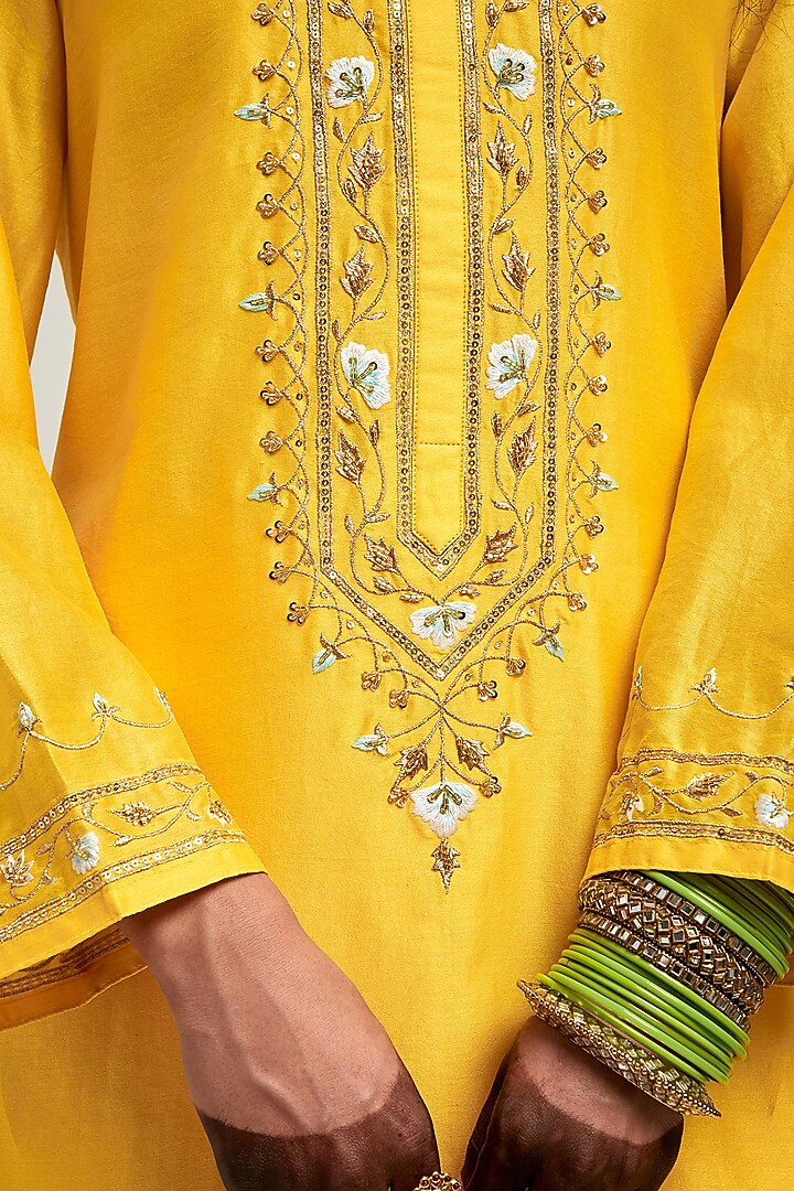 Yellow Silk Chanderi Zari & Resham Embroidered Kurta Set by Anantaa By Roohi Trehan at Pernia's Pop Up Shop