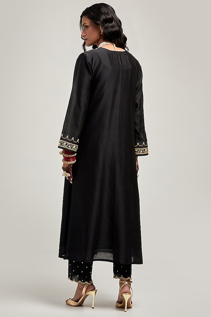 Black Silk Chanderi Zari & Resham Embroidered Kurta Set by Anantaa By Roohi Trehan at Pernia's Pop Up Shop