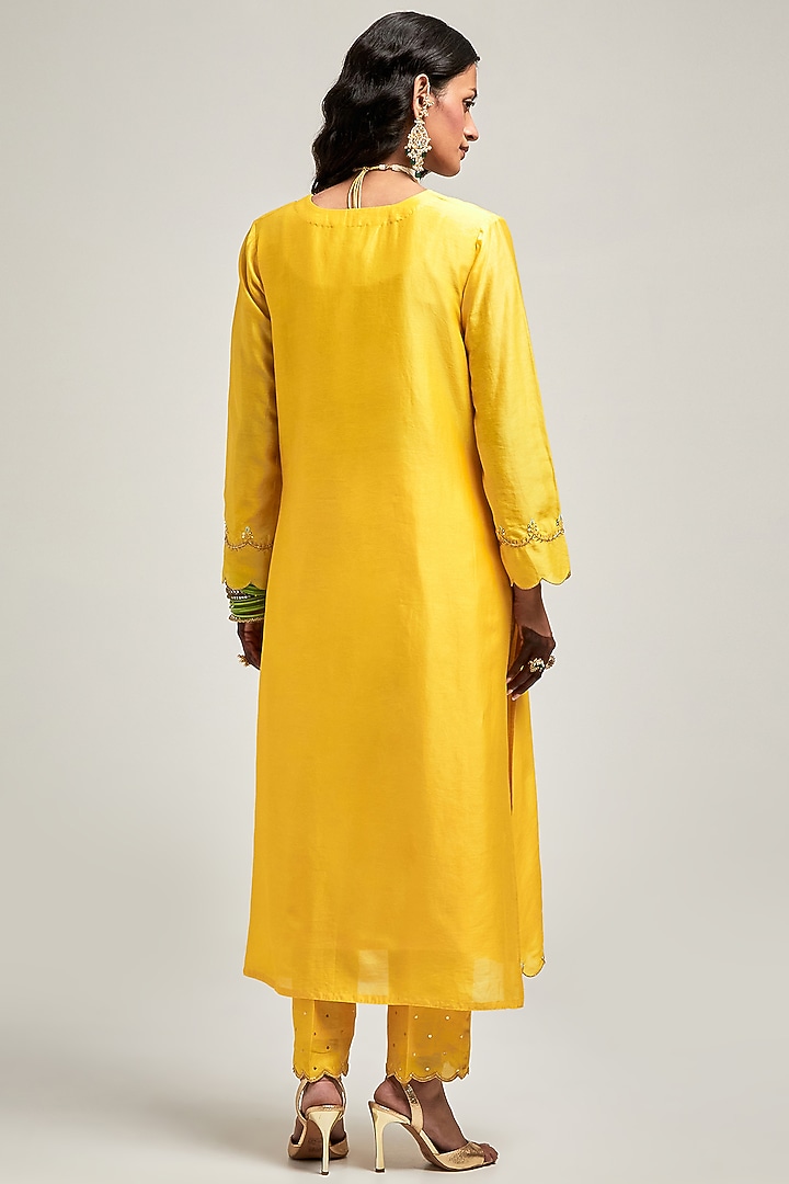 Yellow Silk Chanderi Floral Embroidered Kurta Set by Anantaa By Roohi Trehan at Pernia's Pop Up Shop