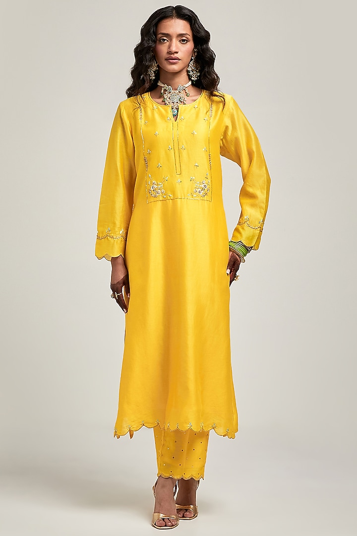 Yellow Silk Chanderi Floral Embroidered Kurta Set by Anantaa By Roohi Trehan at Pernia's Pop Up Shop