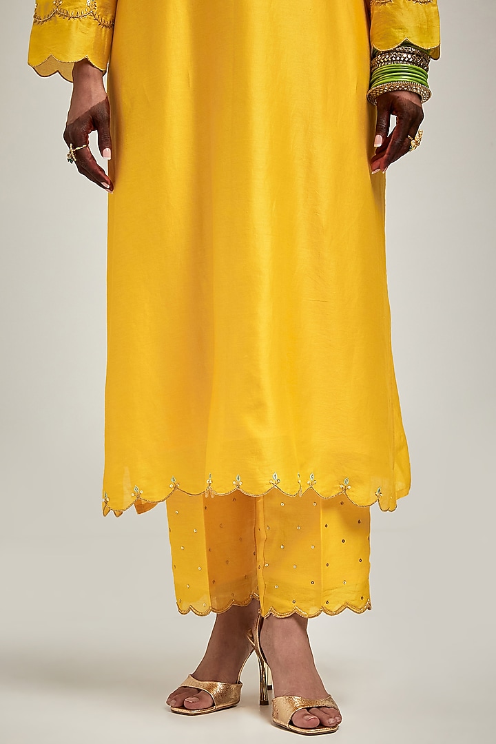 Yellow Silk Chanderi Floral Embroidered Kurta Set by Anantaa By Roohi Trehan at Pernia's Pop Up Shop