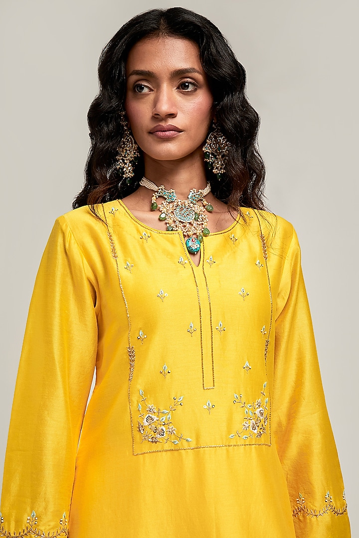 Yellow Silk Chanderi Floral Embroidered Kurta Set by Anantaa By Roohi Trehan at Pernia's Pop Up Shop