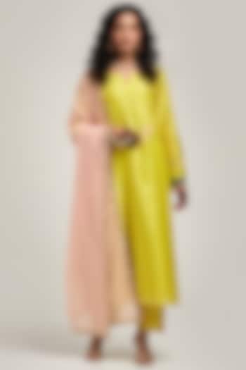 Lime Silk Chanderi Floral Embroidered Kurta Set by Anantaa By Roohi Trehan at Pernia's Pop Up Shop