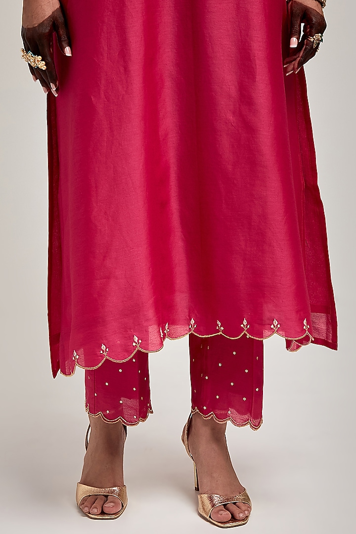 Fuchsia Silk Chanderi Floral Embroidered Kurta Set by Anantaa By Roohi Trehan at Pernia's Pop Up Shop