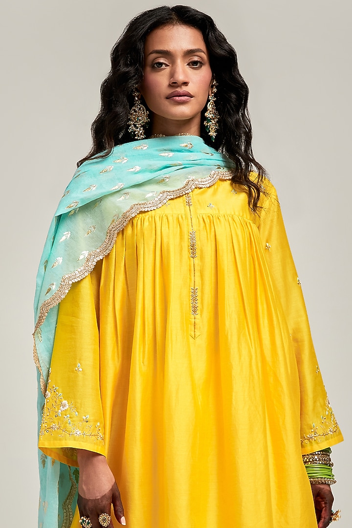 Yellow Silk Chanderi Sequins Embroidered Short Kurta Set by Anantaa By Roohi Trehan at Pernia's Pop Up Shop