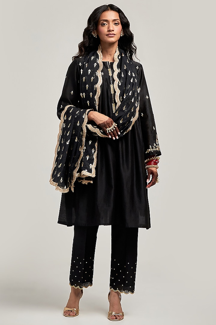 Black Silk Chanderi Sequins Embroidered Short Kurta Set by Anantaa By Roohi Trehan at Pernia's Pop Up Shop