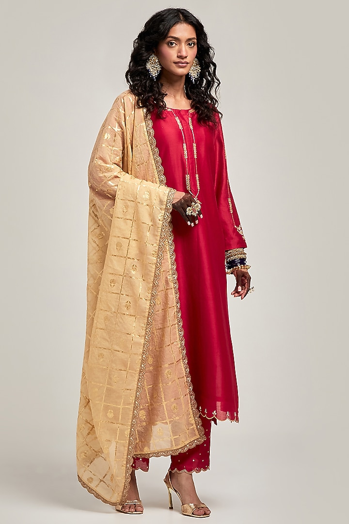 Red Silk Chanderi Sequins Embroidered Kurta Set by Anantaa By Roohi Trehan at Pernia's Pop Up Shop