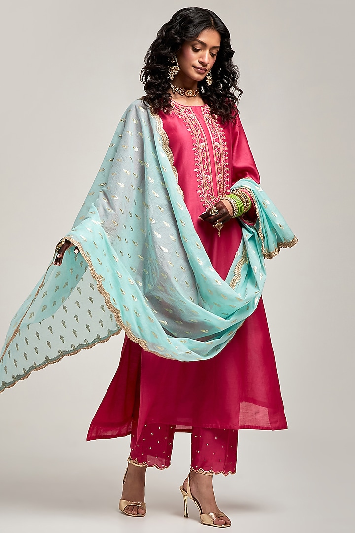 Fuchsia Silk Chanderi Sequins Embroidered Kurta Set by Anantaa By Roohi Trehan at Pernia's Pop Up Shop