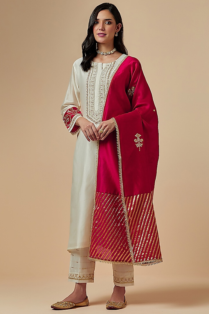 Red Hand Embroidered Dupatta by Anantaa By Roohi Trehan