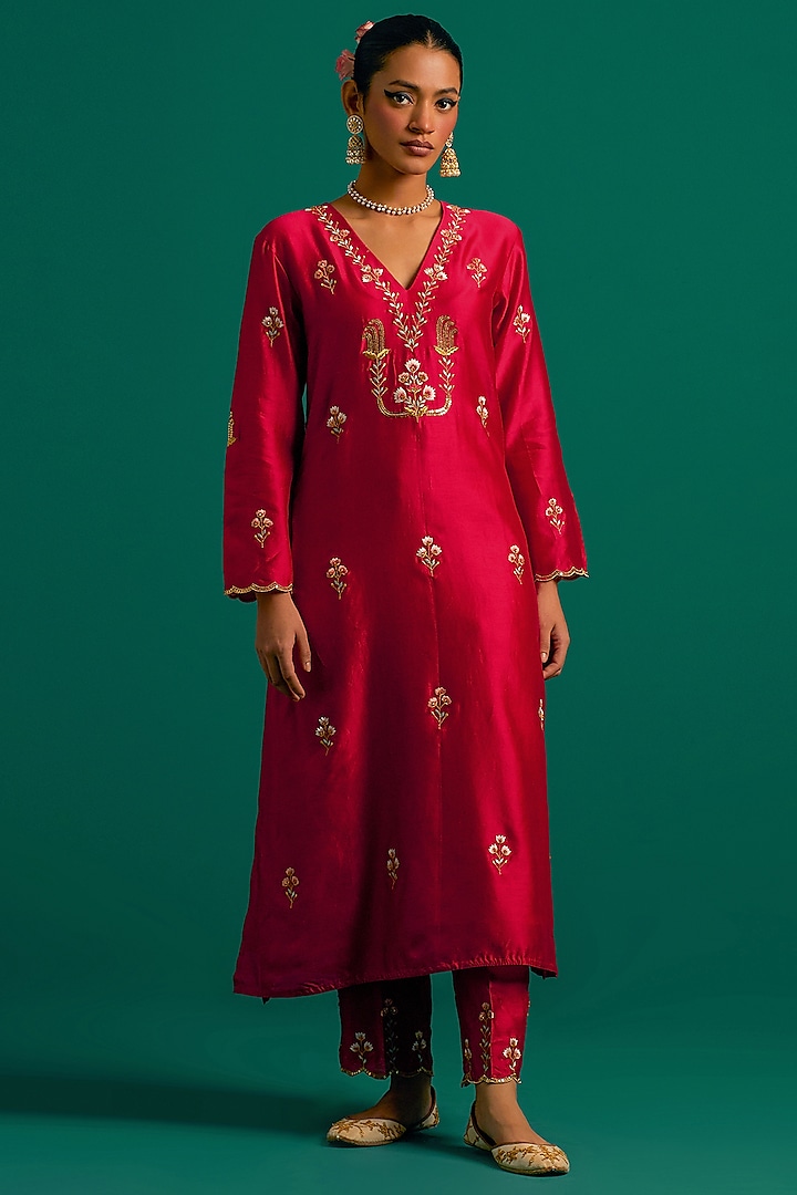 Red Silk Chanderi Hand Embroidered Kurta Set by Anantaa By Roohi Trehan at Pernia's Pop Up Shop