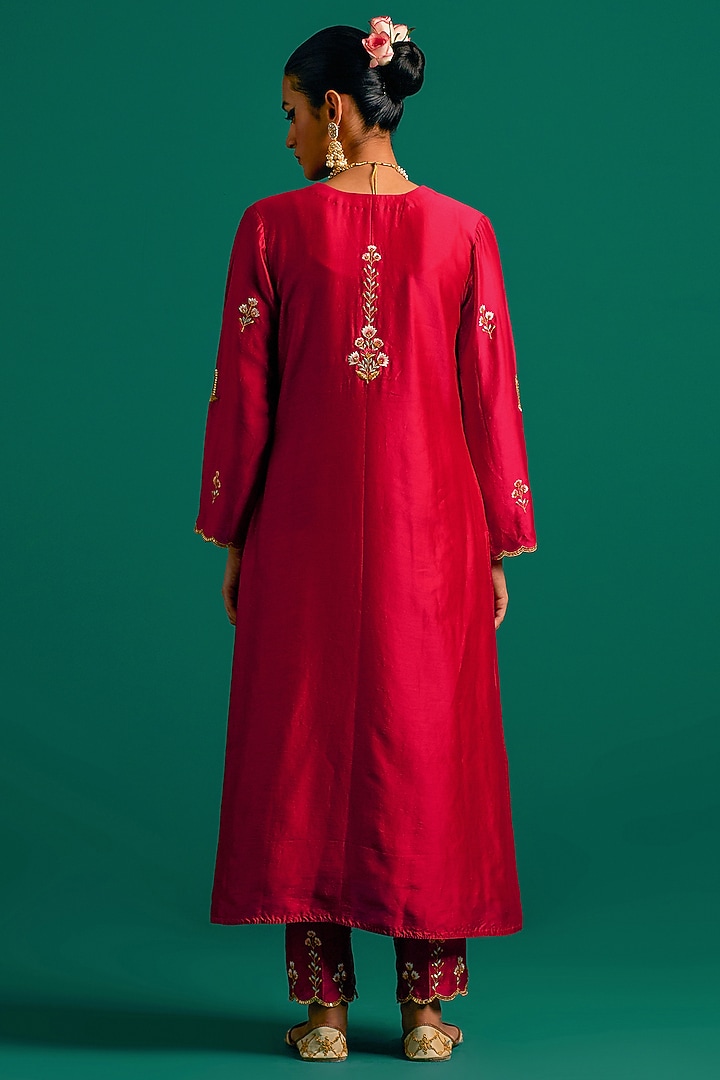 Red Silk Chanderi Hand Embroidered Kurta Set by Anantaa By Roohi Trehan at Pernia's Pop Up Shop